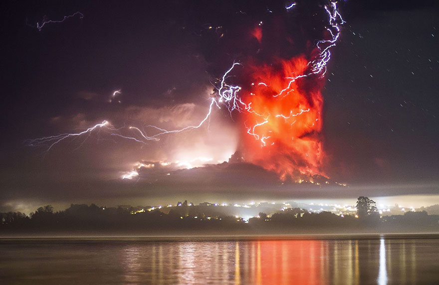 Erupción del volcán Calbuco crea los más espectaculares paisajes en