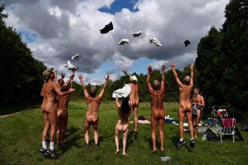 Par S Al Desnudo La Capital Francesa Abre Su Primer Parque Nudista