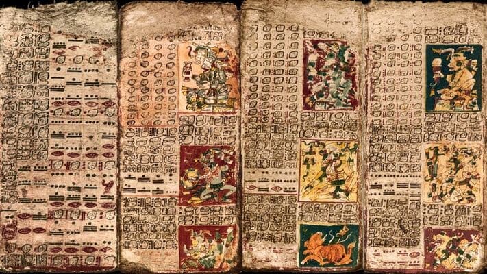 El Códice de Dresde, ciudad de Alemania, con sus múltiples deidades consta de 39 láminas, con escritura en ambos lados. Data del siglo XI o XII