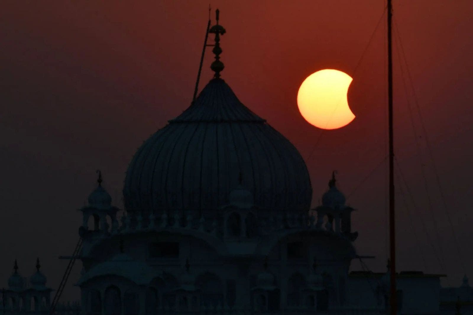 ​El eclipse en Patna, India. Fotografía de Sachin Kumar (AFP/Getty Images)