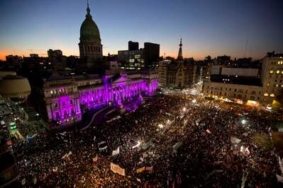 Marchas y manifestaciones feministas más importantes de la historia reciente: Ni una menos, Argentina, 2015 (Imagen: La Jornada)