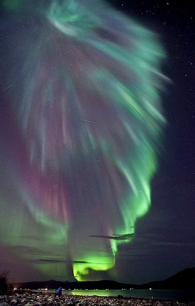 espectacular imagen de una aurora boreal en noruega