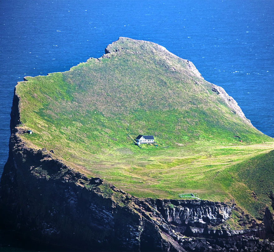 Enigmática casa en una isla remota de Islandia podría ser la más