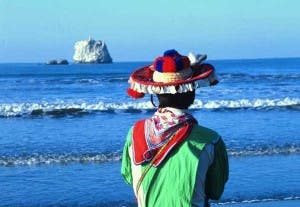 Playa-del-Rey-lugar-sagrado-de-los-huicholes-en-Nayarit-Foto-scoop-it